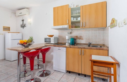 Stara Baska Apartment | Nice apartment in Stara Baska with WiFi