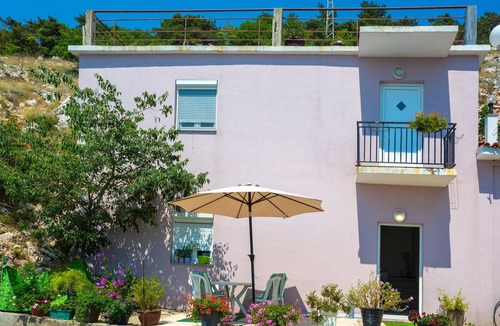 Stara Baska Apartment | Nice apartment in Stara Baska with WiFi