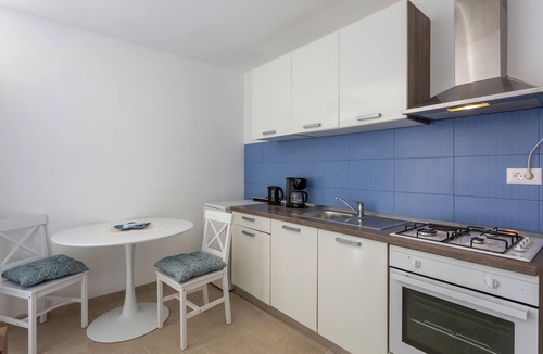Stara Baska Apartment | Nice apartment in Stara Baska with house sea view
