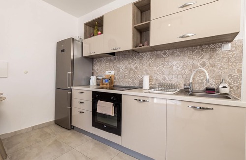Sveti Juraj Apartment | Nice apartment in Sveti Juraj with WiFi