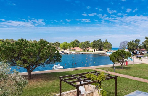 Monterol Apartment | Nice apartment in Umag with outdoor swimming pool