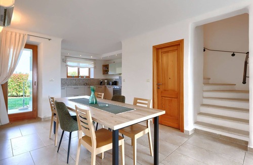 Baredine House | Nice apartment in villa for 6 guests with A/C, pool, WIFI, TV, terrace and panoramic view