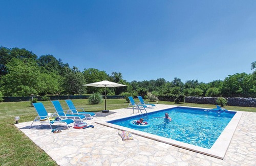 Cere House | Nice home in Badnjevari with WiFi