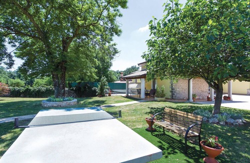 Cere House | Nice home in Badnjevari with WiFi