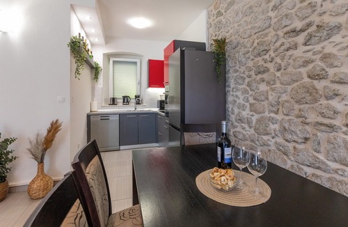 Blace House | Nice home in Blace with kitchen