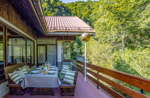 Cabar House | Nice home in Cabar with WiFi