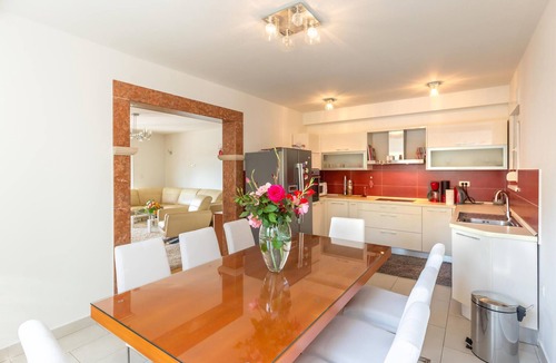 Dusina House | Nice home in Dusina with WiFi