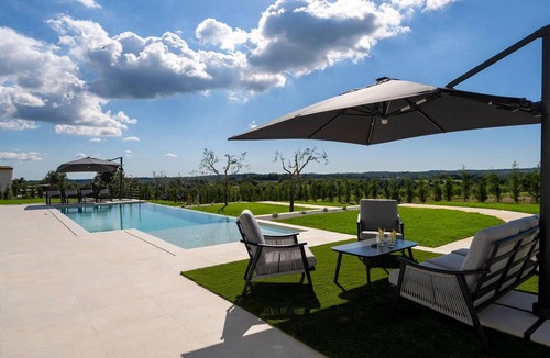 Gracisce House | Nice home in Gracisce