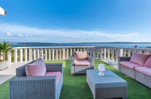 Kastel Kambelovac House | Nice home in Kastel Kambelovac