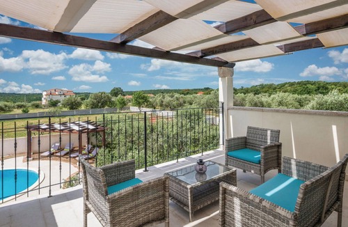 Peruski House | Nice home in Krnica with kitchen