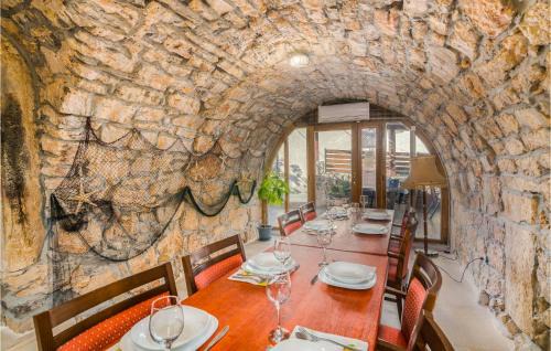 Pinezici House | Nice Home In Pinezici