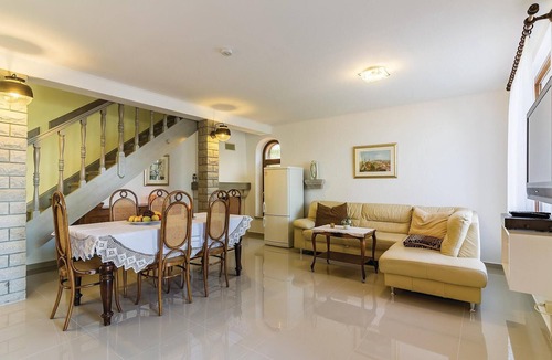 Stinjan House | Nice home in Pula with WiFi