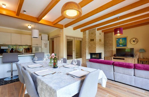 Rakov Potok House | Nice home in Rakov Potok with WiFi