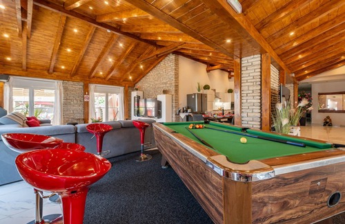 Turanj House | Nice home in Turanj with jacuzzi