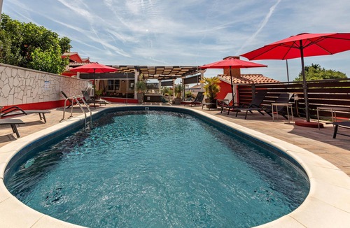 Turanj House | Nice home in Turanj with jacuzzi