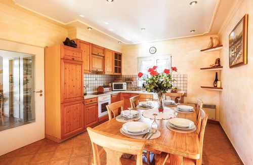 Velic House | Nice home in Velic- Trilj