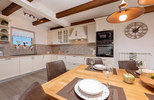 Topid Villa | Nice newly built holiday home with swimming pool near Labin