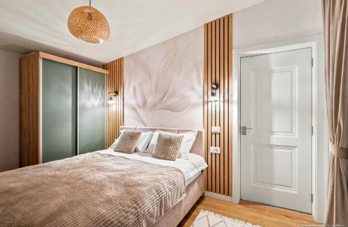 Gura Humorului Apartment | NOOK Bucovina Casă de vacanță cu terasă si curte privată în Gura Humorului