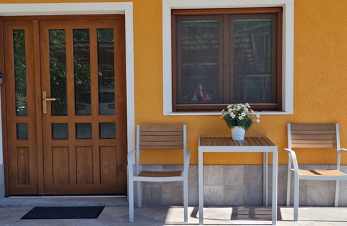 Kambresko Apartment | Nortra apartment no.1---comfortable for short or long term staying
