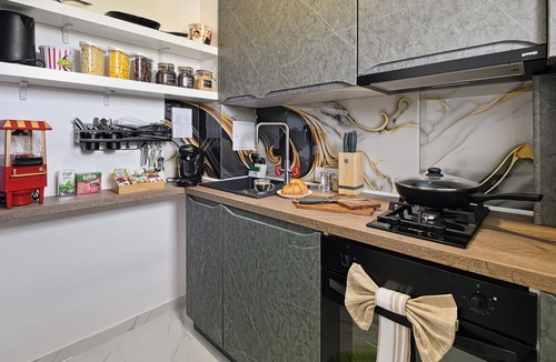 Sector 4 Apartment | Nova City View+ Near Hospital+Full Kitchen+A/C+Free Public Parking