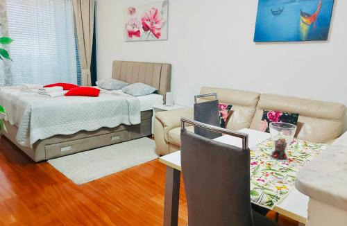Zagreb Apartment | Nova Galerija West App MARY - parking in garage