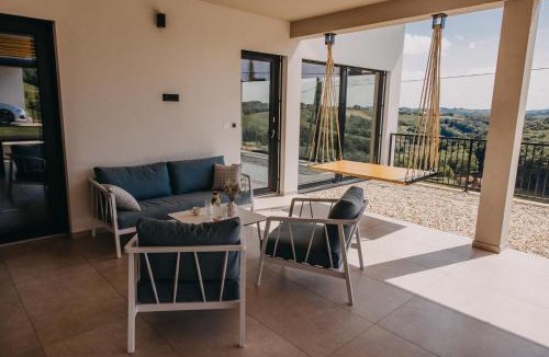 Strigova Villa | Novak Home