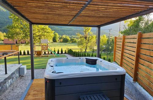 Brusane Villa | Oak House