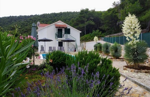 Stomorska House | Oaza mira i tišine s prekrasnim pogledom na more.