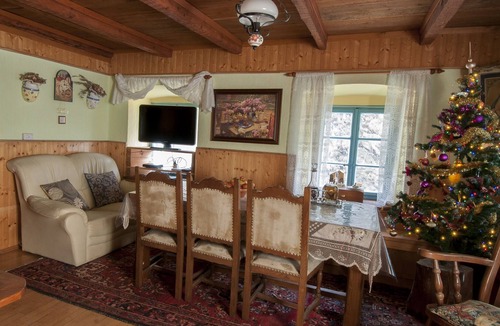 Tolmin House | Old house, music pavillion, swimming pool, SPA, wine cellar for 8-10 persons .