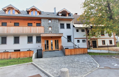 Bohinjska Bistrica Apartment | Old Village House - Happy Holiday Apartment