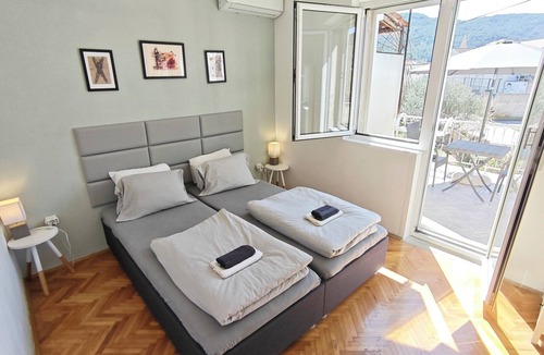 Stari Grad House | Oleas Stari Grad Hvar – Holiday Home – 2 min to Sea and Center