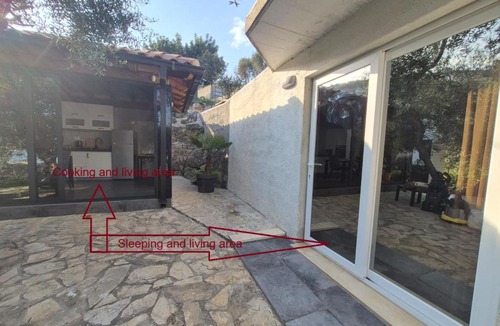 Molunat Apartment | Olive Garden Beachside Hideaway