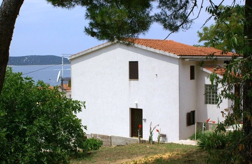 Prvic Sepurine Apartment | One bedroom apartment near beach Šepurine, Prvić (A-4238-a)