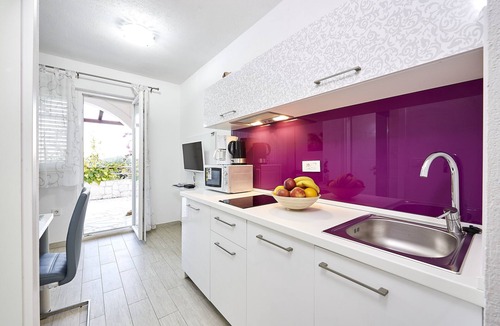 Okrug Gornji Apartment | One bedroom apartment with terrace and sea view Mavarštica, Čiovo (A-17803-d)