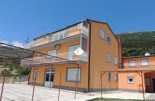 Kastel Stari Apartment | One bedroom apartment with balcony and sea view Kaštel Stari, Kaštela (A-12104-a)