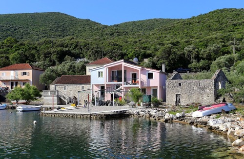 Putnikovic Apartment | One bedroom apartment near beach Žuronja, Pelješac (A-10123-b)