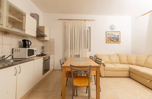 Bogomolje Apartment | One bedroom apartment near beach Cove Mala Pogorila, Hvar (A-27650-b)