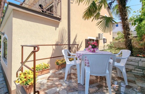 Brtonigla Apartment | One bedroom apartment with terrace Brtonigla, Novigrad (A-19949-a)