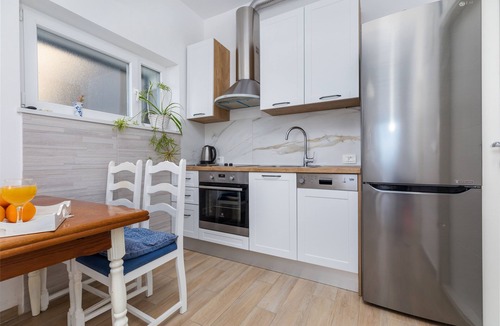 Drasnice Apartment | One bedroom apartment near beach Drašnice, Makarska (A-24869-a)