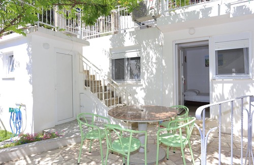 Dugi Rat Apartment | One bedroom apartment with terrace and sea view Duće, Omiš (A-18302-a)