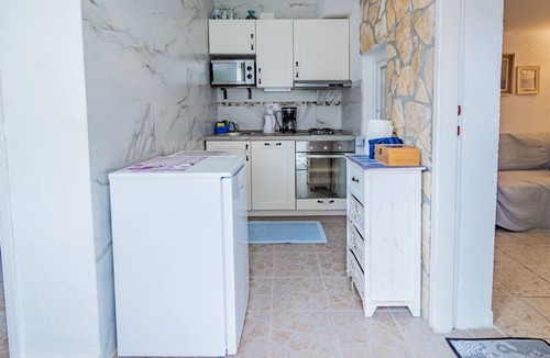 Bakar Apartment | One bedroom apartment with a swimming pool Krasica, Rijeka (A-18059-b)