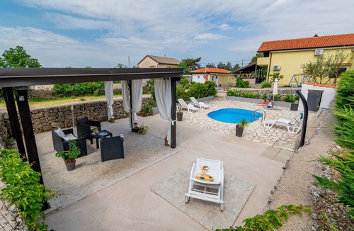 Bakar Apartment | One bedroom apartment with a swimming pool Krasica, Rijeka (A-18059-b)