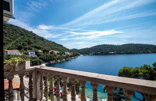 Ubli Apartment | One bedroom apartment near beach Ubli, Lastovo (A-16599-a)