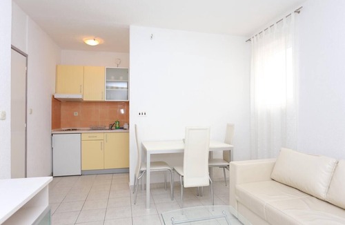 Ratac Apartment | One bedroom apartment with terrace Makarska (A-16430-a)