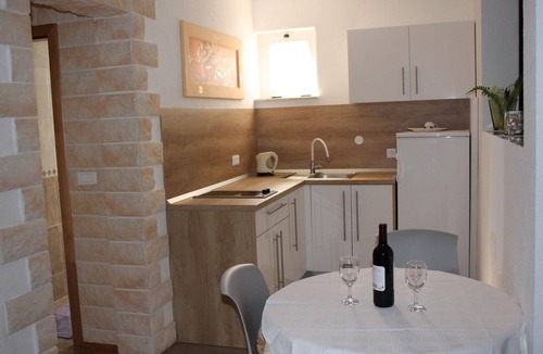 Gorinka Apartment | One bedroom apartment with balcony and sea view Makarska (A-21911-b)