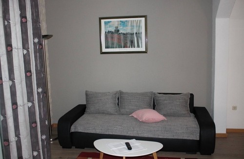 Gorinka Apartment | One bedroom apartment with balcony and sea view Makarska (A-21911-b)