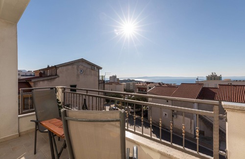 Ratac Apartment | One bedroom apartment with balcony and sea view Makarska (A-22017-a)