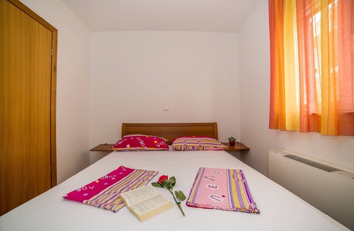 Zelenka Apartment | One bedroom apartment in Makarska with sea view A1