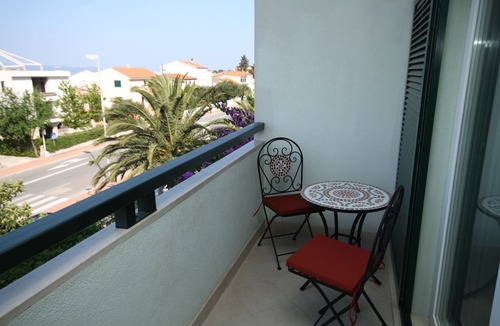 Ratac Apartment | One bedroom apartment with balcony and sea view Makarska (A-6632-b)
