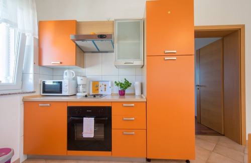Porat Apartment | One bedroom apartment with terrace Porat, Krk (A-20444-a)